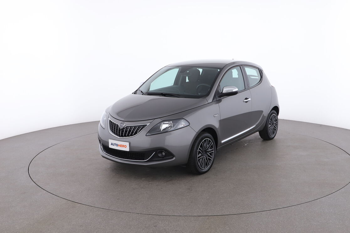 LANCIA YPSILON YPSILON 1,0 LTR. - 51 KW (MILD-HYBRID) GOLD (2021->) -  CAMBIO -, COLORE BIANCO NEVE, IMMATRICOLATA 06-2022 KM 27093 – GRUPPO  PICCIRILLO SPA