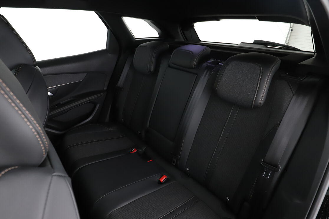 Intérieur sièges arrière depuis le côté conducteur