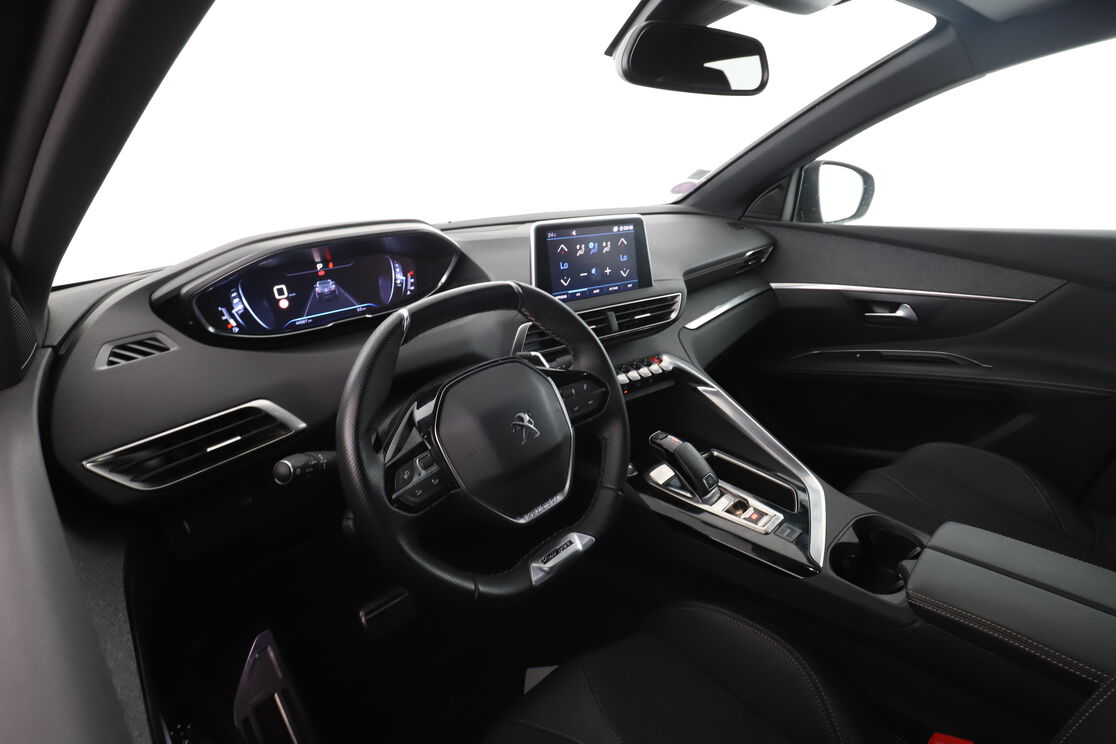 Intérieur côté conducteur 2