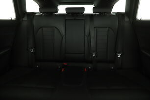 carDetails.imgAlt.interior.9