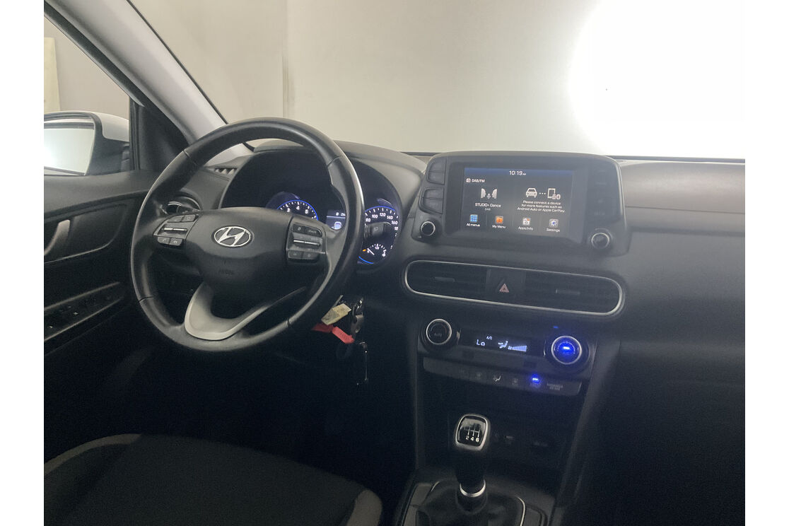 Interno lato guidatore, dal sedile posteriore