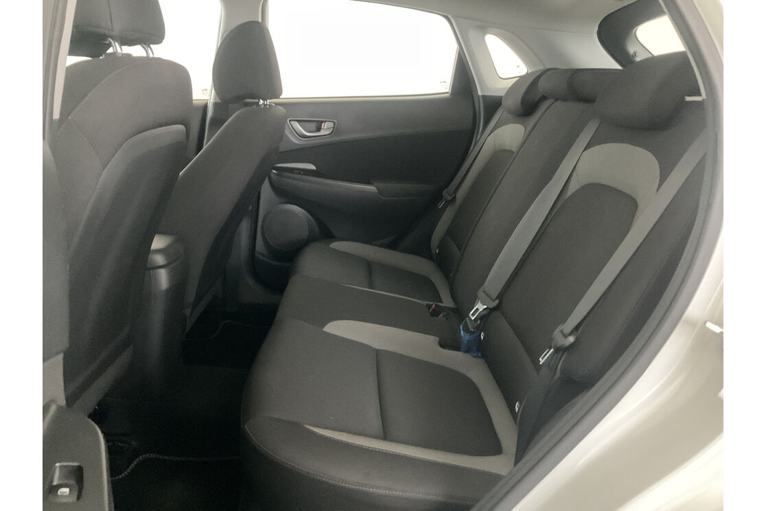 Interno sedili posteriori, dal lato guidatore