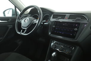 Innenraum der Fahrerseite vom Rücksitz