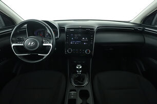 Interior frontal de la cabina desde el asiento trasero