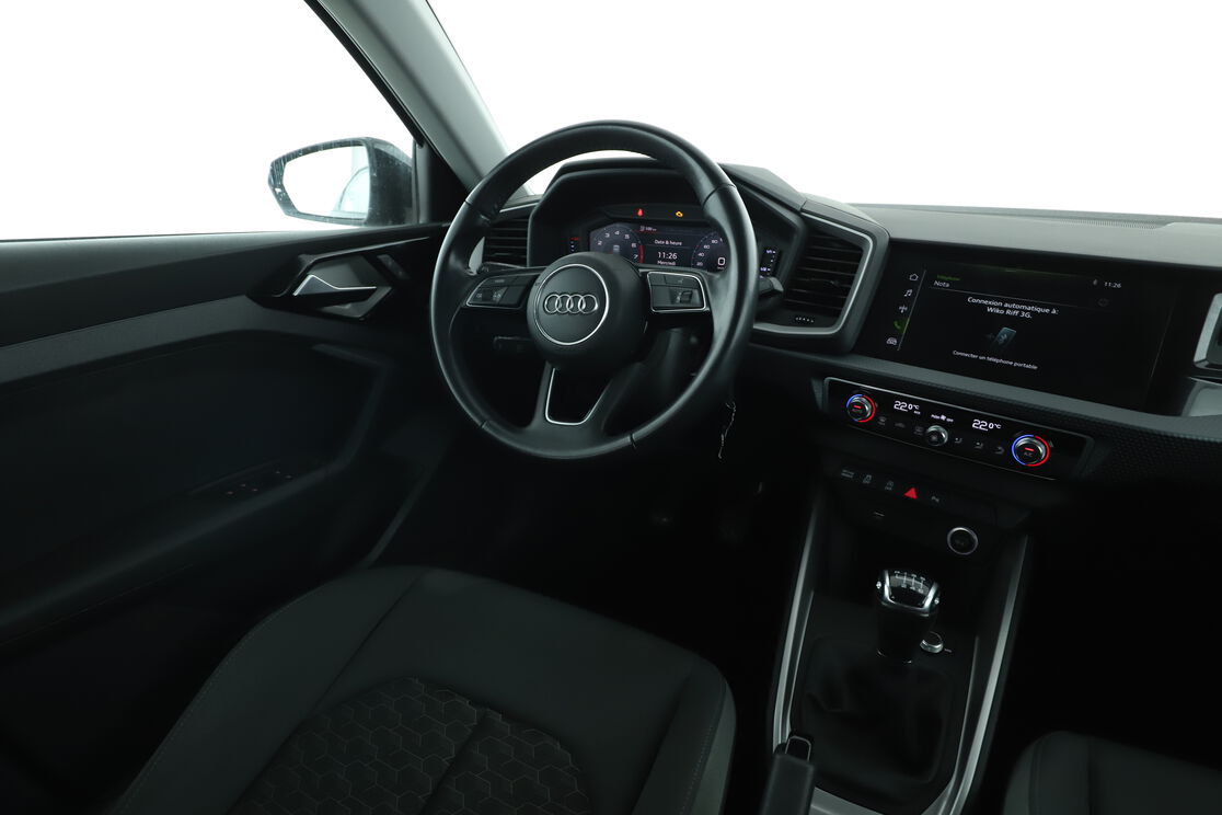 Intérieur côté conducteur depuis le siège arrière