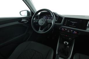 Intérieur côté conducteur depuis le siège arrière