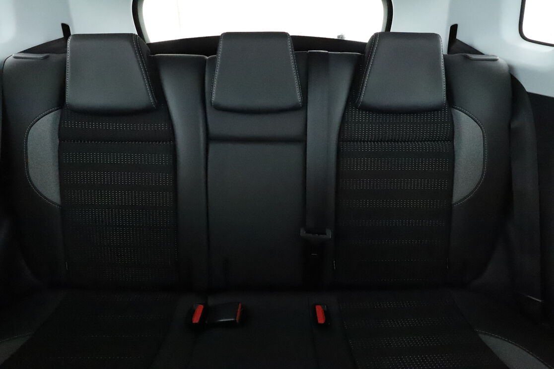 Intérieur sièges arrière depuis le côté conducteur