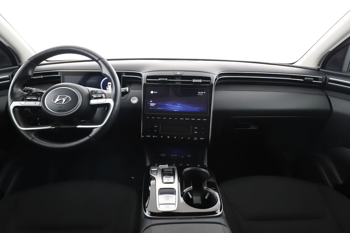 Interno anteriore dell'abitacolo, dal sedile posteriore