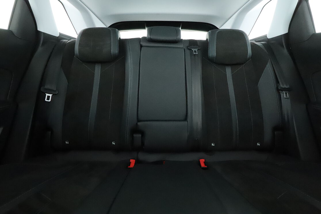 Intérieur sièges arrière depuis le côté conducteur