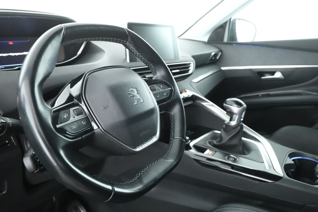 Intérieur côté conducteur 2