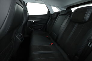 Intérieur côté conducteur depuis le siège arrière