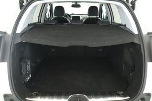 carDetails.imgAlt.interior.9