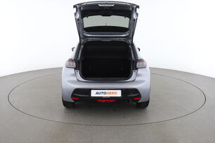 carDetails.imgAlt.interior.9