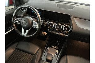 Interno lato guidatore, dal sedile posteriore