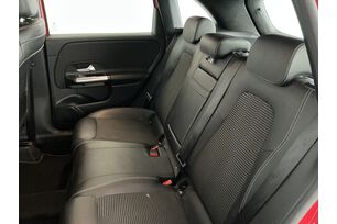 Interno sedili posteriori, dal lato guidatore