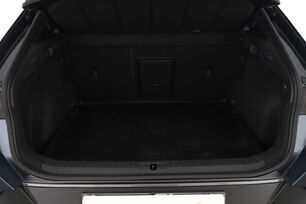 carDetails.imgAlt.interior.9