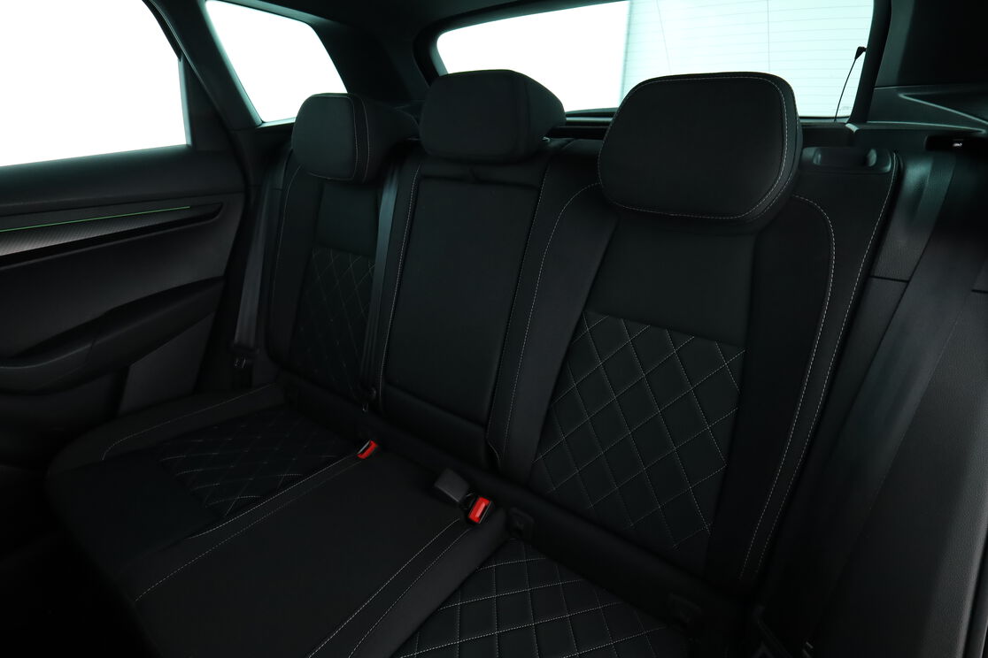 Intérieur sièges arrière depuis le côté conducteur