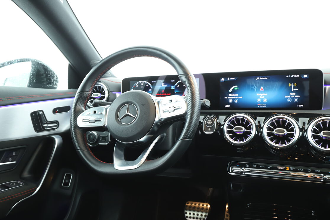 Intérieur côté conducteur depuis le siège arrière