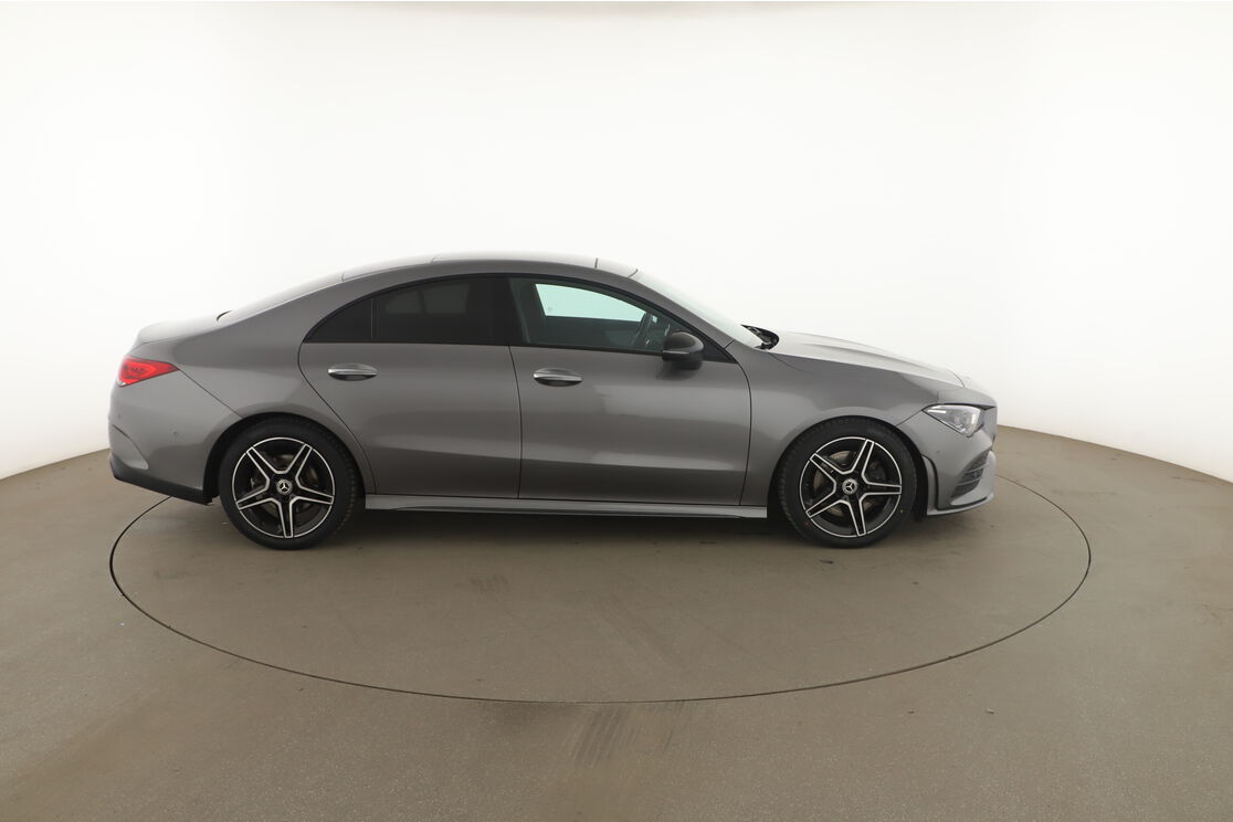 Extérieur côté droit