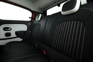 Intérieur sièges arrière depuis le côté conducteur