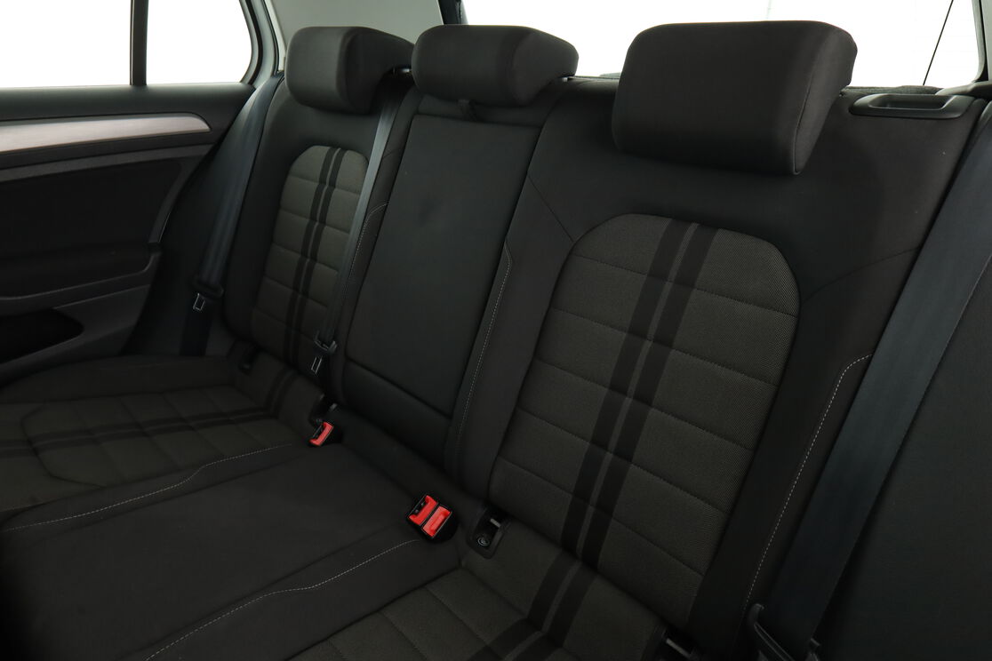 Intérieur sièges arrière depuis le côté conducteur