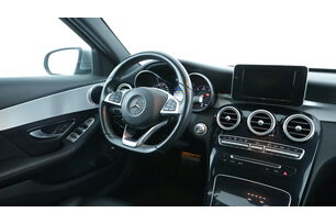 Intérieur côté conducteur depuis le siège arrière