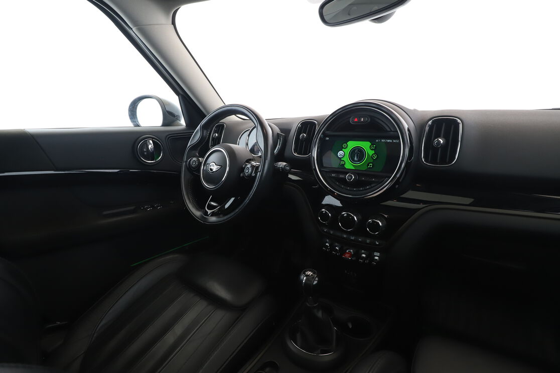 Intérieur côté conducteur depuis le siège arrière