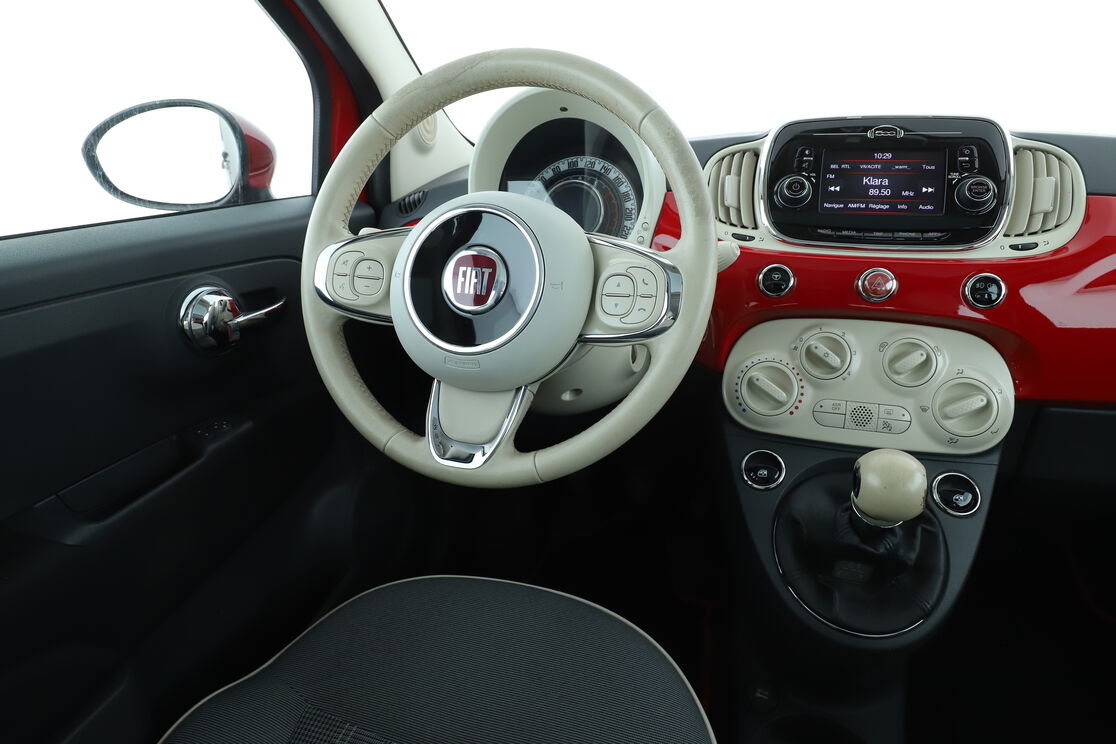 Intérieur côté conducteur depuis le siège arrière