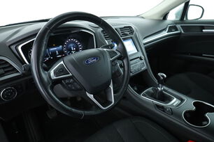 Innenraum auf der Fahrerseite 2