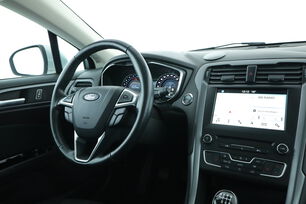 Innenraum der Fahrerseite vom Rücksitz