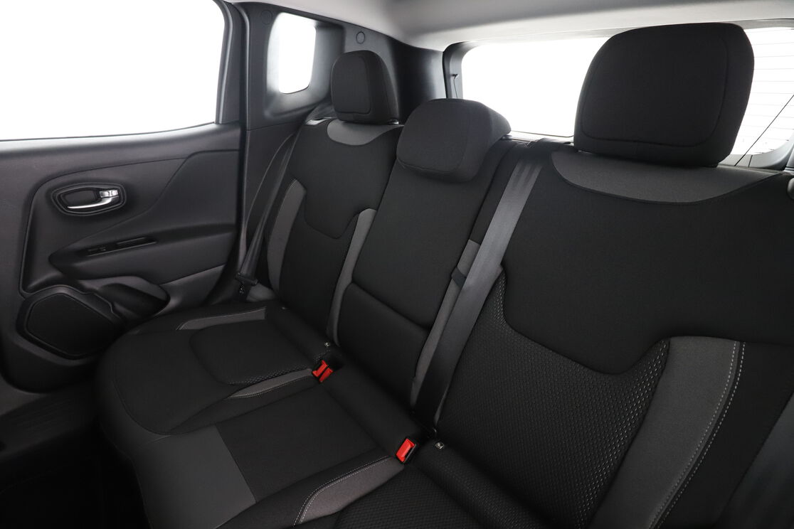 Interno sedili posteriori, dal lato guidatore